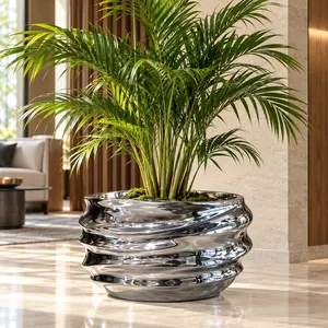 Jardinière Fida Wavy Low en fibre de verre - Product Image 5