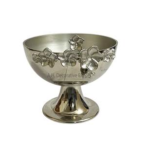 Nouveau design de bols dorés faits à la main bol de service à fruits en métal durable personnalisé hôtels plat de chocolat de table minimaliste - Product Image 5