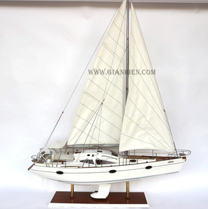 Gia Nhien Modèle de bateau artisanal en bois ELAN de conception personnalisée du fabricant Bateau à voile en bois à basse quantité minimale de commande pour cadeau Noël Pâques - Product Image 1