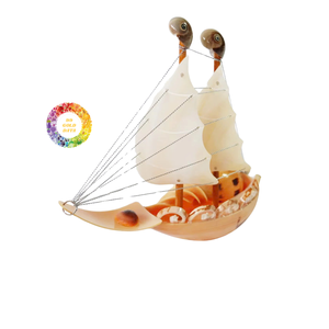 Barco de conchas hecho a mano de edición limitada | Decoración marina única | Artesanía costera de Vietnam - Product Image 1