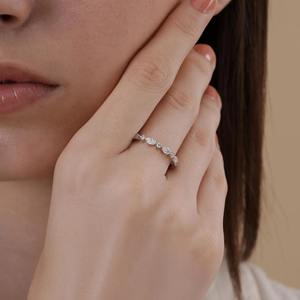 Anillo de Eternidad con Diamantes Marquise en Oro Sólido de 18k, Anillo de Diamantes Cultivados en Laboratorio de 1.23 CTW, Anillo Apilable con Corte Marquise y Redondo - Product Image 6