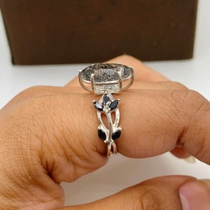 Bague romantique pour femme en argent sterling 925 plaqué or rose, avec rutile noir taille ovale, sertie à griffes, design unique, alliances pour - Product Image 2