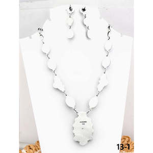 Ensemble de bijoux raffinés Southwest : Collier et boucles d'oreilles en turquoise Golden Hills, faits à la main, beauté artisanale - Product Image 4