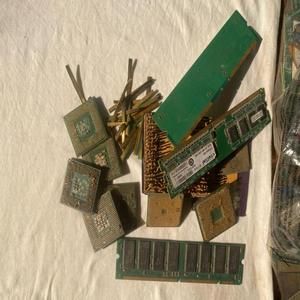 Vente chaude de matériaux céramiques à haute teneur en or pour la récupération de l'or, matériau céramique contenant de l'or pour les processeurs, vente en gros de processeurs - Product Image 2