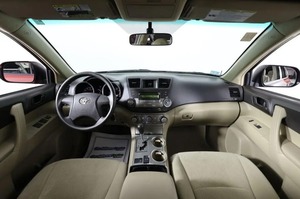 Voiture Toyota Highlander SE d'occasion de 2010, essence, moteur 3,5 L V6, transmission automatique, traction avant, transmission intégrale - Product Image 2