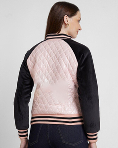 Servicio OEM Último estilo Chaqueta universitaria acolchada para mujer Material cómodo y transpirable Chaqueta de béisbol negra y Pinl para mujer - Product Image 3