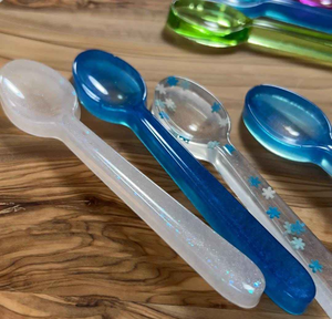 Cucharas de Resina para Fiestas - Cucharas de Cena Personalizables Ecológicas de Saniya Handicraft, Utensilios de Cocina Únicos - Product Image 2