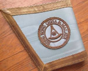 Masonic Regalia Royal Arch Masonic Guanteletes Puños | Puños bordados del sumo sacerdote pasado Ronpex - Product Image 2