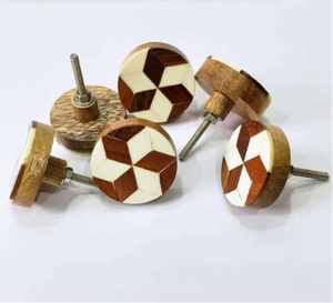 ลูกบิดประตูเรซิ่นและลูกบิดประตูไม้ สี รูปทรง ขนาด ตามสั่ง ผลิตในอินเดีย - Product Image 3