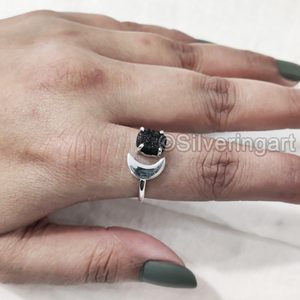 Anillo de mujer Natural crudo negro turmalina piedra preciosa octubre piedra de nacimiento luna creciente joyería hecha a mano anillo de plata esterlina 925 - Product Image 2