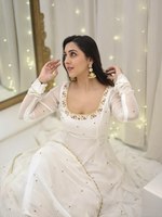 Set Salwar Kameez da Sposa in Seta Banarasi, Taglia Regolare, Vestibilità Perfetta, Multicolore, Collo a O, Tessuto Leggero, Speciale Diwali, Trendy