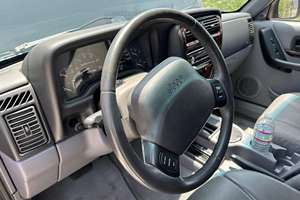 Jeep Cherokee Limited 4x4 de 1998, occasion, sans réserve, moteur 6 cylindres de 4,0 litres, provenance Californie, peu modifiée - Product Image 4