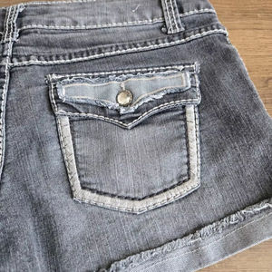 Pantalones cortos vaqueros de talla S vintage Pantalones vaqueros para otras manualidades Pantalones cortos - Product Image 1