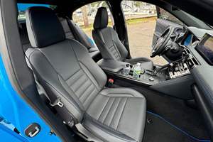 รถเอสยูวีหรูหราสมรรถนะสูง ปี 2024 เครื่องยนต์ V8 ปรับแต่งสำหรับการขับขี่แบบสปอร์ต 4 ประตู 7 ที่นั่ง เกียร์อัตโนมัติ พร้อมคุณสมบัติความสะดวกสบายขั้นสูง - Product Image 4