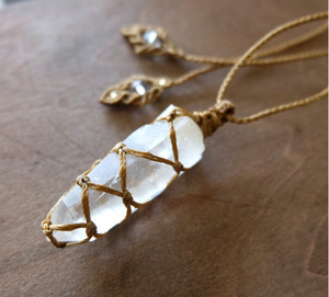 Très belle pierre précieuse en forme de poire en Labradorite avec petites perles en laiton collier macramé réglable fait main soeur bijoux d'été - Product Image 2