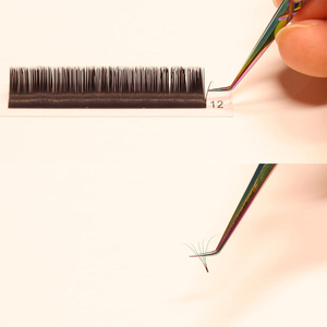 Pince à cils professionnelle en acier inoxydable artisanale Outils de pointe de précision pour l'extension des cils et les ventilateurs de Volume - Product Image 2