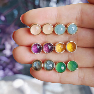 Boucles d'oreilles clous minimalistes en argent sterling 925 avec onyx vert rond - Bijoux en gros 2026 - Product Image 4