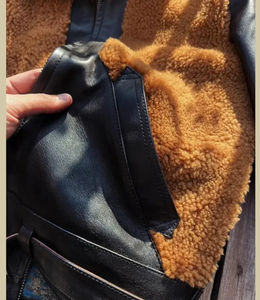 Chaqueta de piel de oveja marrón de alta calidad para hombre Estilo de comodidad Premium para invierno Precios al por mayor para clima frío - Product Image 6