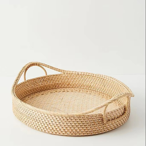 Bandeja de servicio de ratán tejida decorativa con borde grueso perfecta para Decoración de mesa moderna acentos bohemios y uso diario - Product Image 1