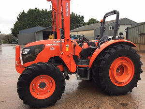 Tractor Agrícola Usado Kubota M6060 de 63HP, 4WD, Diésel, con Cabina, en Venta - Product Image 2