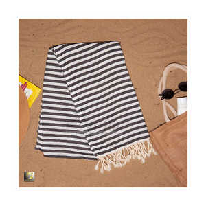 Serviettes de plage turques en coton biologique Ayseliza DENIZ 67, texture douce, motifs rayés durables, écologiques, pour toutes les saisons. - Product Image 1