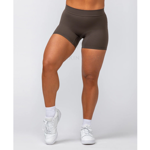 Pantalones cortos de yoga para entrenamiento de gimnasio para mujer, servicio OEM, cintura elástica profunda de la más alta calidad, un color sólido de Pakistán - Product Image 2