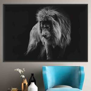 Impression sur toile Lion majestueux - Œuvre d'art élégante sur la faune sauvage, toile encadrée noire - Product Image 1