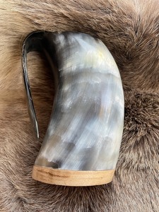 Jarra de Cuerno de Búfalo Hecha a Mano, Ecológica, con Diseño de Animales, para Cerveza y Hidromiel, Regalo Empresarial - Product Image 2