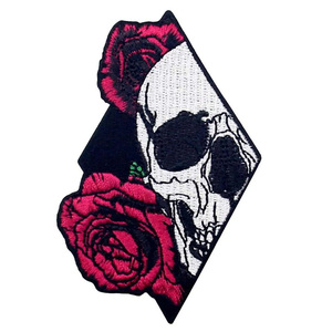 Parches bordados con diseño de calavera personalizados mejor calificados Parches para coser de hierro bordado de alta calidad para ropa - Product Image 1