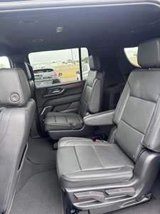 Prêt à être expédié - GMC Yukon XL Denali 4x4 2025 - Titre propre - Garantie de 3 ans - Product Image 5