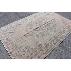 Alfombra turca de 5.6x8.4 pies, alfombra gris con lunares de lana - Product Image 1