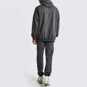 Venta al por mayor chándal de los hombres al por mayor logotipo personalizado Regular Fit Jogging Suit Streetwear invierno impreso OEM servicio bajo precio - Product Image 6