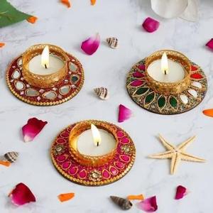 เชิงเทียนดอกบัวเรซิ่นอาร์ตเดคโคหลากสีสำหรับตกแต่งบ้านดิวาลี - Product Image 3