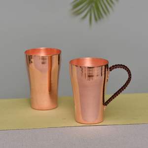 Tasses en cuivre classiques faites à la main avec un intérieur lisse et un extérieur de style vintage pour les amateurs de cocktails et les amateurs - Product Image 1