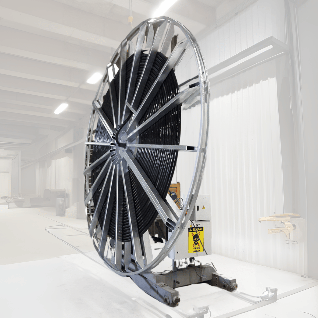 สายเคเบิลที่คดเคี้ยวความจุ125เมตร