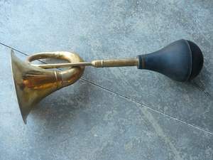 Klaxon de taxi en laiton pur pour les collectionneurs de véhicules anciens qui veulent des accessoires antiques avec un appel de voiture classique d'origine - Product Image 3