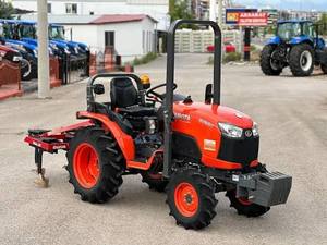 Tractor Agrícola Compacto Kubota B2650 Nuevo y Usado para Aplicaciones en Huertos, Jardines y Pequeñas Granjas - Product Image 1