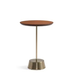 Tables d'appoint industrielles avec cadre en métal mélange parfait de durabilité et de <span class=keywords><strong>style</strong></span> contemporain pour toute décoration d'espace