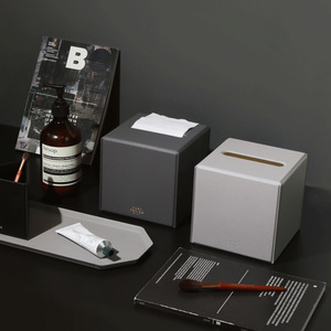 [FENICE] PORTARROLLITAS DE PAPEL HIGIÉNICO - CONTEMPORÁNEO (145*145*145mm) Cuero Ecológico Premium, Diseño Sofisticado, Impermeable, Duradero para Cualquier Espacio - Product Image 2