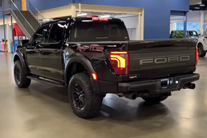 Meilleure Offre du Marché 2024 Ford F-150 Raptor Noir Agate, Moteur V6 EcoBoost 3.5L Haute Performance - Product Image 2