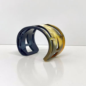 Elegante Brazalete de Cuerno de Búfalo, Joyería de Diseño, Brazalete Étnico de Cuerno de Búfalo, Artesanía Hecha a Mano - Product Image 1