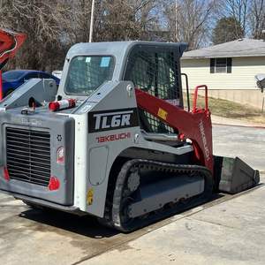 Chargeuse compacte sur chenilles Takeuchi TL6R à prix avantageux, moteur diesel, 2 à 5 tonnes, godet inclus, prête à être expédiée - Product Image 3