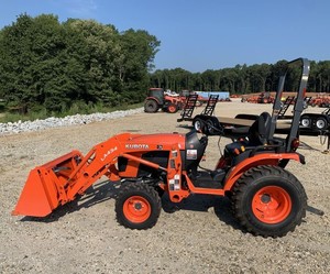 Modèle de tracteur original d'occasion 22hp Kubota B2301 disponible en stock vente en gros bon marché - Product Image 1