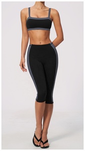 Ensemble de yoga 2 pièces personnalisé 2026 : Crop top noir à col halter et leggings taille haute mi-mollet, sans couture, extensible dans les quatre sens, tenue de sport - Product Image 3