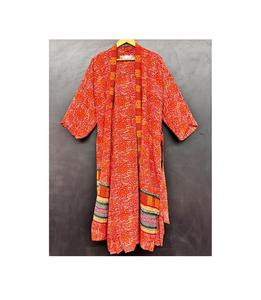 Robe kimono en soie crêpe pour femmes |   Robe à imprimé floral faite à la main avec taille élastique |   Vêtements de plage doux à col en V pour le printemps et l'été - Product Image 1