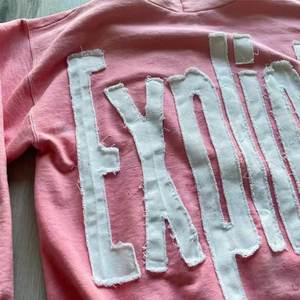 Sweats à capuche robustes avec broderie effet vieilli, couture artistique, pull doux et confortable en polaire, vintage, lavé, streetwear décontracté, sweats à capuche chauds - Product Image 5