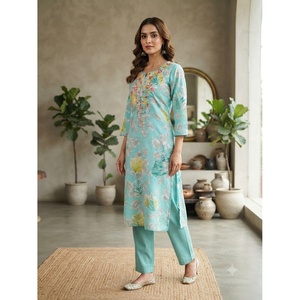 Conjunto de Kurta Elegante de Diseño para Mujer, Azul Cielo, Bordado, Tejido de Algodón, Mangas Tres Cuartos, para Uso Diario, con Pantalón - Product Image 2