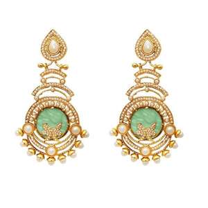 Kriaa ต่างหูเรซิน kundan ชุบทองแบบ1307347B - Product Image 1