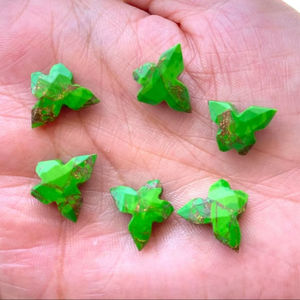 Forma de mariposa turquesa de cobre verde forma elegante para hacer manualidades o hacer joyas collar pendiente - Product Image 1