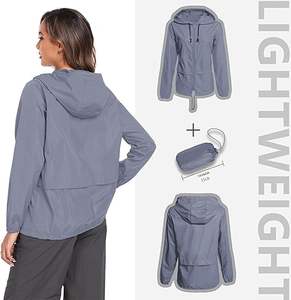 Cortavientos impermeable transpirable con estampado crudo para mujer, impermeable acolchado con capucha y sombrero desmontable - Product Image 2